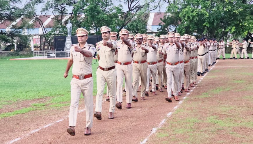कबीरधाम पुलिस ने सरदार पटेल की 150वीं जयंती पर लगाए 300 पौधे, 'एकता वृक्षारोपण' अभियान से दिया पर्यावरण संरक्षण का संदेश