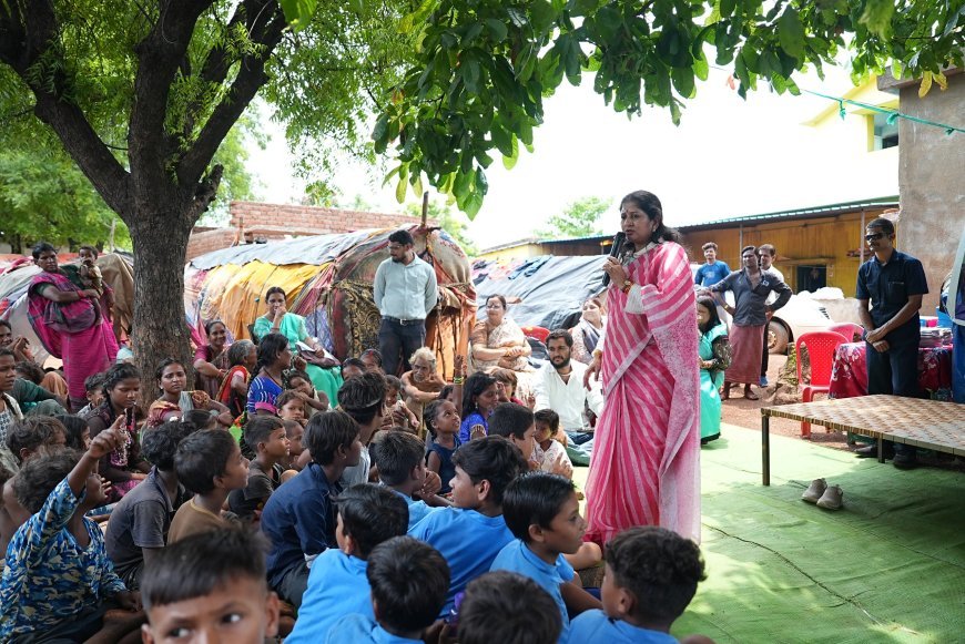सपेरा बस्ती में बाल चौपाल, बच्चों ने सांप-सीढ़ी खेलकर सीखे बाल अधिकार और शिक्षा के महत्व