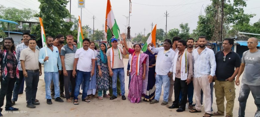 सुकमा में कांग्रेस का प्रदर्शन, प्रधानमंत्री और मुख्यमंत्री का पुतला दहन कर जताया विरोध