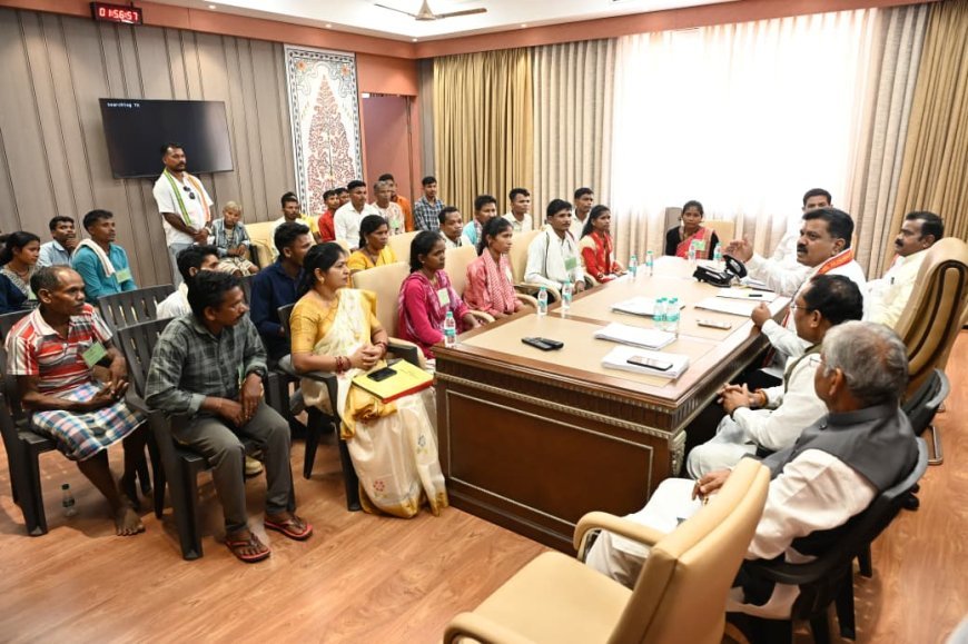 नक्सल प्रकरणों की समीक्षा तेज होगी, बस्तर के युवाओं से मिले उप मुख्यमंत्री विजय शर्मा