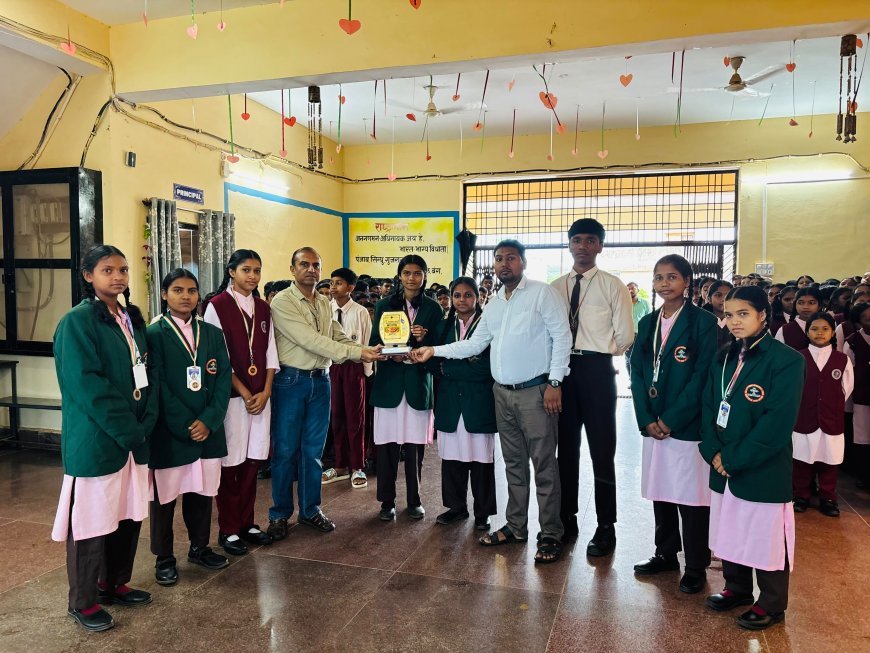 राष्ट्रीय युवा संसद में EMRS छेरीबेड़ा का शानदार प्रदर्शन, 8 विद्यार्थियों का राष्ट्रीय स्तर पर चयन