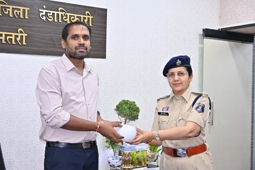 धमतरी की नई एसपी भावना पांडेय ने कलेक्टर से की मुलाकात, कानून-व्यवस्था मजबूत करने पर जोर