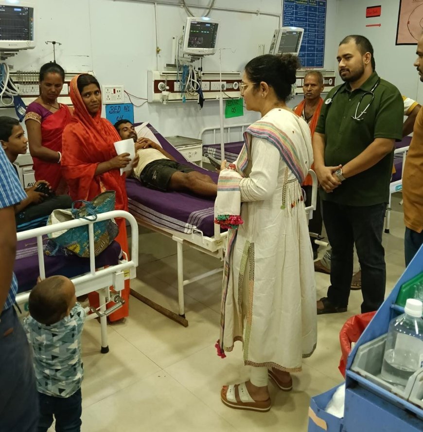 बलरामपुर सड़क हादसे में एक ही परिवार के 3 लोग घायल, 4 मवेशियों की मौत अस्पताल और घटनास्थल पहुंचीं कलेक्टर