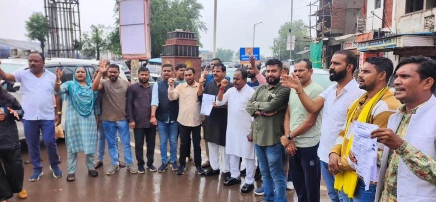 स्मार्ट मीटर के विरोध में कांग्रेस का अभियान, रायपुर में घर-घर बांटे आवेदन, बिजली बिल बढ़ने का लगाया आरोप