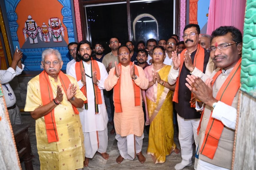 मौसी माता मंदिर में महाप्रभु जगन्नाथ के दर्शन को उमड़ा जनसैलाब, रात्रि आरती में शामिल हुए जनप्रतिनिधि और अधिकारी