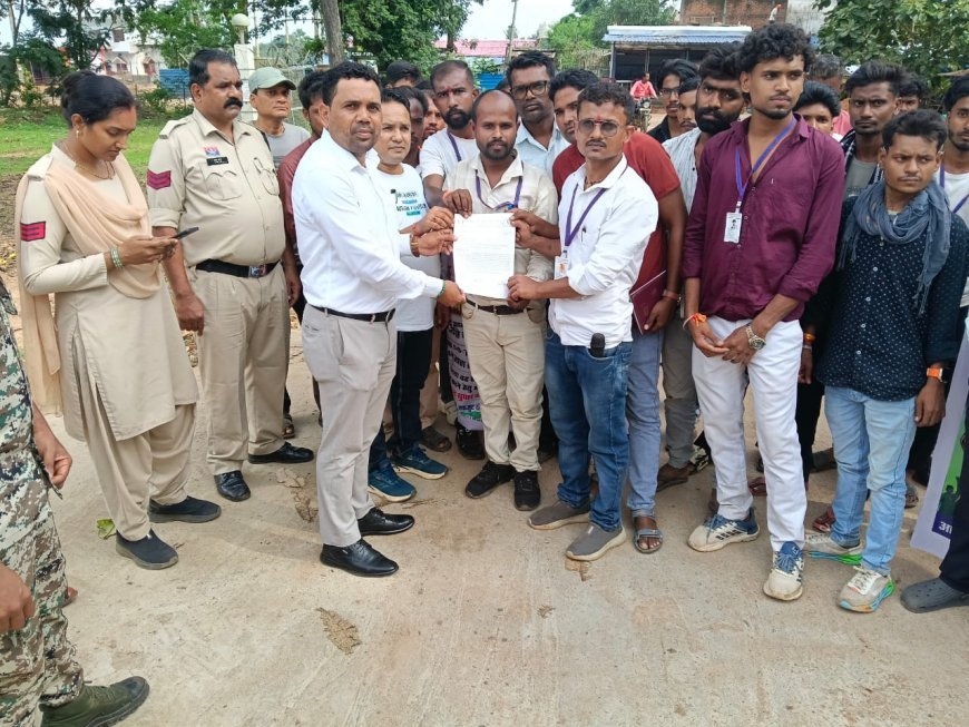 सूरजगढ़ माइंस के डंपरों पर फूटा जनाक्रोश, सड़क पर उतरी परलकोट जन कल्याण संस्था