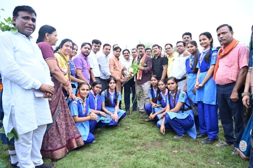 अशोका पब्लिक स्कूल के स्काउट-गाइड विद्यार्थियों ने दिया लोकतंत्र और पर्यावरण संरक्षण का संदेश