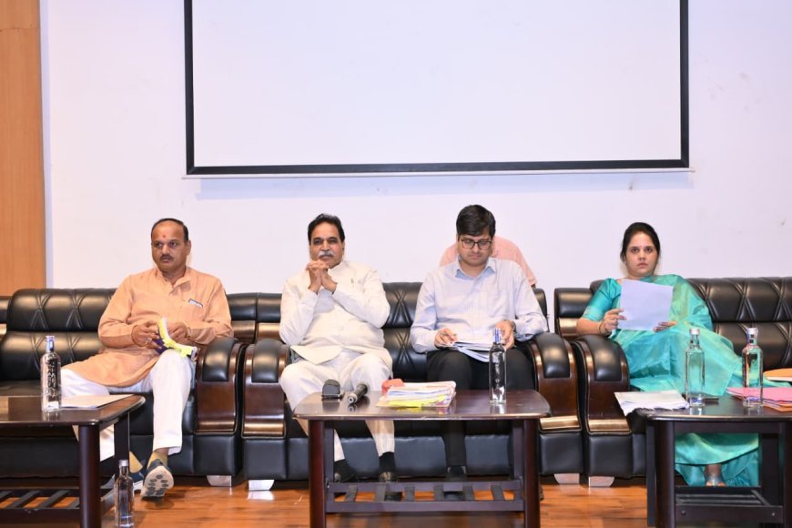 रायपुर पश्चिम में विकास कार्यों की समीक्षा, विधायक राजेश मूणत ने जनसमस्याओं के त्वरित समाधान के दिए निर्देश