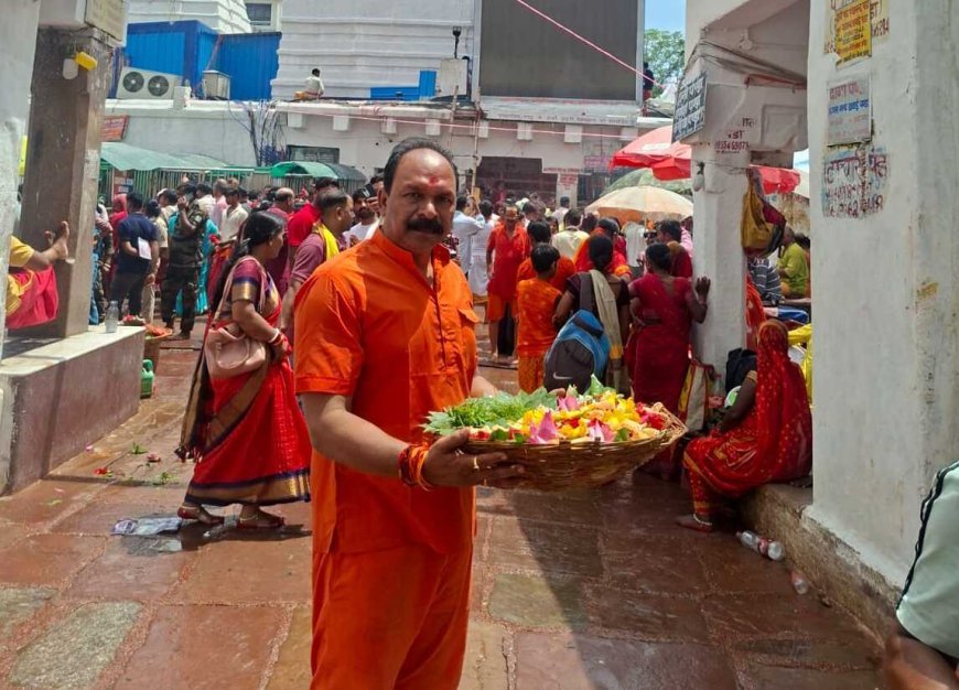 बाबा बैद्यनाथ धाम में पूजा-अर्चना कर छत्तीसगढ़ की सुख-समृद्धि की कामना, किशोर महानंद रहे शामिल