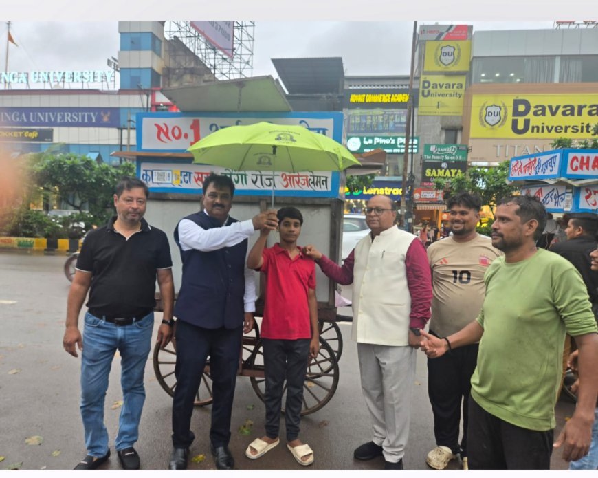 सिविल लाइंस सिंधी पंचायत ने जरूरतमंदों को बांटी नि:शुल्क छतरियां