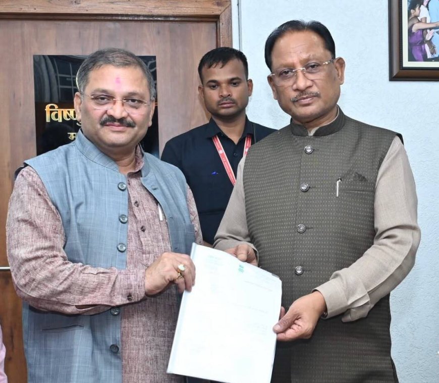 सांसद संतोष पांडेय ने मुख्यमंत्री विष्णुदेव साय से की मुलाकात, जिले के विकास के लिए की चार बड़ी मांग
