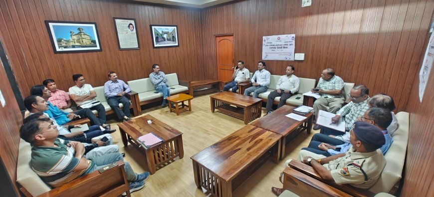 इंदौर रेलवे स्टेशन पर स्टेशन राजभाषा कार्यान्वयन समिति की तिमाही बैठक संपन्न, हिंदी के अधिकाधिक प्रयोग पर दिया गया जोर