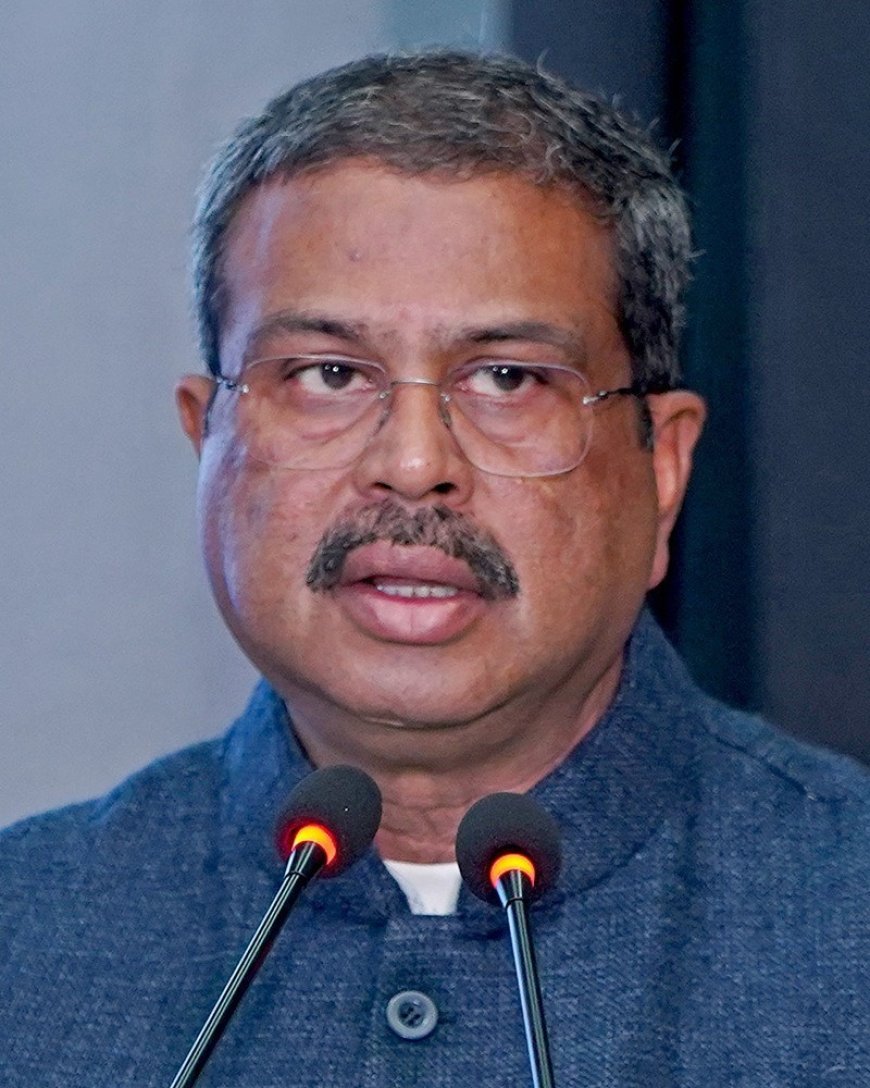NEET विवाद के बीच केंद्रीय शिक्षा मंत्री धर्मेंद्र प्रधान ने दिया इस्तीफा, छात्रों के नाम जारी किया संदेश