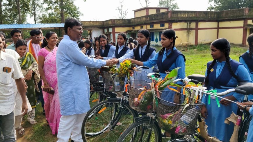 शिक्षा ही उज्ज्वल भविष्य की सबसे मजबूत आधारशिला: केदार कश्यप, सरस्वती साइकिल योजना से 238 छात्राओं को मिली नई उड़ान