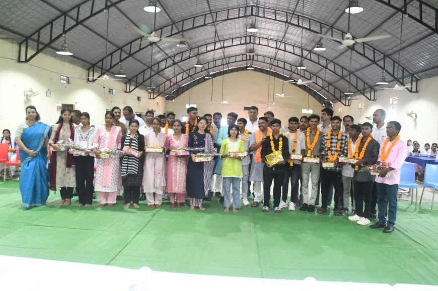 छू लो आसमान के विद्यार्थियों का सम्मान, केदार कश्यप बोले-मेहनत से हर सपना होगा साकार