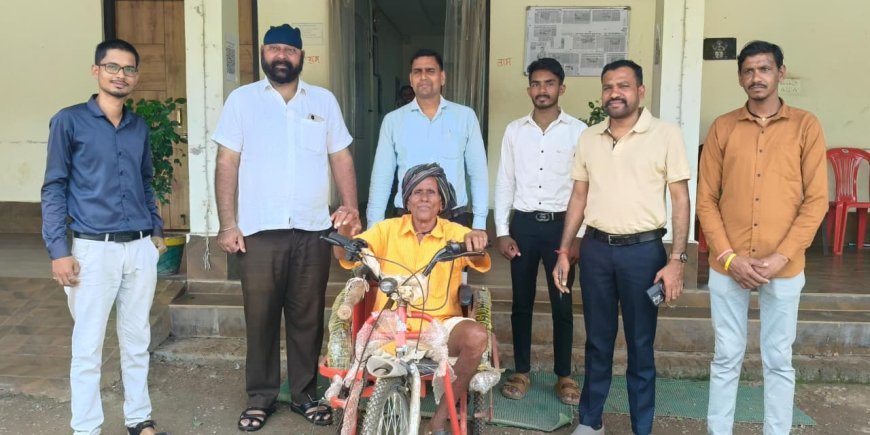दिव्यांग समझराम साहू को मिली बैटरी चलित मोटराइज्ड ट्रायसायकल, आत्मनिर्भर जीवन की ओर बढ़ा एक और कदम