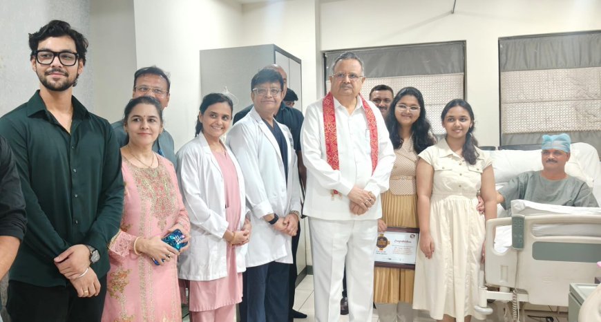 सड़क दुर्घटना के बाद वरिष्ठ ईएनटी विशेषज्ञ डॉ. अनुज जाऊलकर का सफल उपचार, विधानसभा अध्यक्ष रमन सिंह ने जाना स्वास्थ्य