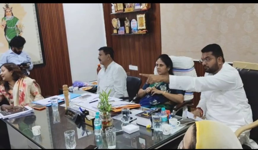 रायपुर नगर निगम जोन-4 की बैठक में हंगामा, जलभराव और अधिकारियों की कार्यप्रणाली पर विपक्ष ने उठाए सवाल