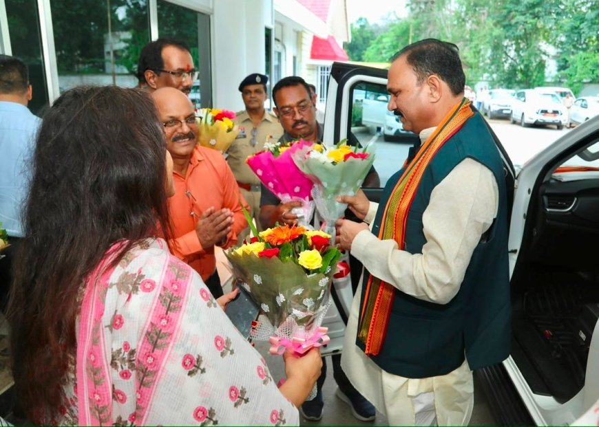 स्वास्थ्य मंत्री श्याम बिहारी जायसवाल का कांकेर दौरा, जनप्रतिनिधियों और प्रशासन ने किया आत्मीय स्वागत