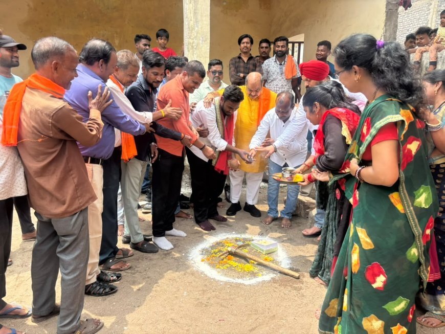 उत्तर विधानसभा में विकास कार्यों को मिली रफ्तार, विधायक पुरंदर मिश्रा ने 15 लाख रुपये के निर्माण कार्यों का किया भूमिपूजन