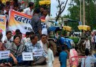 सड़क, बिजली और खाद की मांग को लेकर कांग्रेस का हल्लाबोल, खैरागढ़ में चक्काजाम से थमा यातायात
