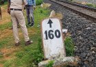 रेलवे ट्रैक पर मिला अज्ञात युवक का शव, ट्रेन से गिरकर मौत की आशंका