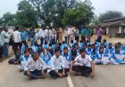 भूनेश्वरपुर कन्या छात्रावास की अव्यवस्थाओं के खिलाफ सड़क पर उतरीं आदिवासी छात्राएं, जांच और कार्रवाई की मांग