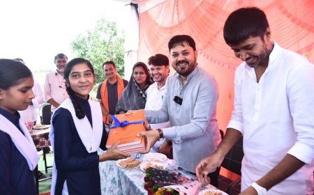शाला प्रवेश उत्सव में पहुंचे विधायक अनुज शर्मा, नवप्रवेशी बच्चों का किया स्वागत, खौना को 15 लाख के विकास कार्यों की सौगात