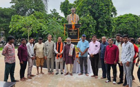 पंडित रविशंकर शुक्ल और विद्याचरण शुक्ल की जयंती पर रायपुर में श्रद्धांजलि, गणमान्यजनों ने किया नमन
