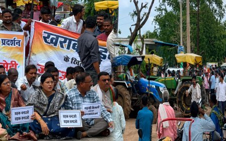 सड़क, बिजली और खाद की मांग को लेकर कांग्रेस का हल्लाबोल, खैरागढ़ में चक्काजाम से थमा यातायात