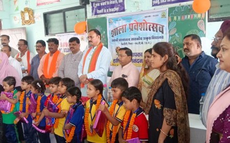 चिरमिरी में शाला प्रवेश उत्सव: 20 छात्राओं को साइकिल, ‘मिशन 100’ की शपथ और 50 पौधों का रोपण
