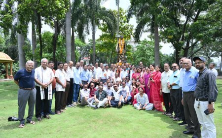 राष्ट्रकवि डॉ. मैथिलीशरण गुप्त की 140वीं जयंती पर रायपुर में श्रद्धांजलि, साहित्य साधना को किया नमन