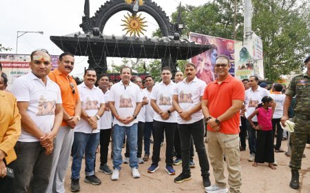 भोरमदेव पदयात्रा में पूर्व कलेक्टरों और वरिष्ठ प्रशासनिक अधिकारियों ने की सहभागिता