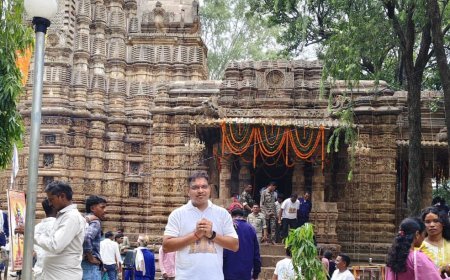 सावन के पहले सोमवार पर श्रद्धालुओं की सेवा में जुटी कबीरधाम पुलिस, सुरक्षा के साथ सेवा शिविर का भी किया संचालन