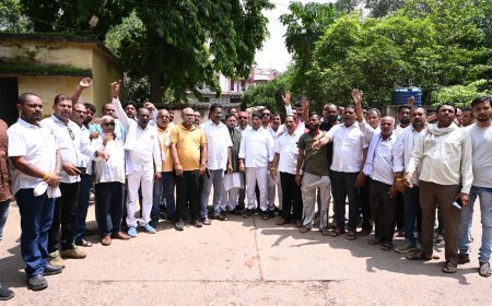 कांग्रेस नेता प्रकाश कश्यप की हत्या के विरोध में दुर्ग में उग्र प्रदर्शन, आरोपियों की गिरफ्तारी की मांग
