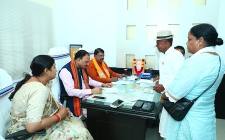 सहयोग केंद्र में स्वास्थ्य मंत्री श्यामबिहारी जायसवाल ने सुनी कार्यकर्ताओं की समस्याएं, त्वरित निराकरण के दिए निर्देश