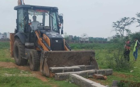 भाठागांव में एक एकड़ भूमि पर हो रही अवैध प्लाटिंग पर निगम की कार्रवाई, डीपीसी और सीसी ब्लॉक हटाए