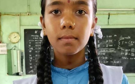 आधार कार्ड की बड़ी लापरवाही, 9वीं की छात्रा का नाम और जन्मतिथि गलत दर्ज, पिता लगा रहे दफ्तरों के चक्कर