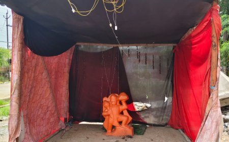 कांपा-मोवा हनुमान मंदिर तोड़ने के विरोध में जोन कार्यालय का घेराव, पार्षद के खिलाफ नारेबाजी