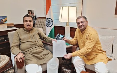 सांसद संतोष पांडेय ने केंद्रीय सड़क व परिवहन मंत्री नितिन गडकरी से की मुलाकात, जिले के विभिन्न सड़कों के उन्न्यन की मांग