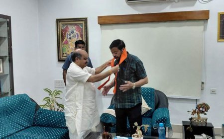 ओडिशा के कैबिनेट मंत्री सुरेश पुजारी से विधायक पुरंदर मिश्रा की सौजन्य भेंट, नुआखाई पर्व के लिए दिया आमंत्रण