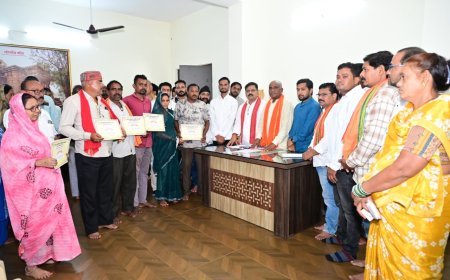 कवर्धा के 25 जरूरतमंद परिवारों का पक्के घर का सपना होगा साकार, उप मुख्यमंत्री विजय शर्मा ने सौंपे पीएम आवास के स्वीकृति पत्र
