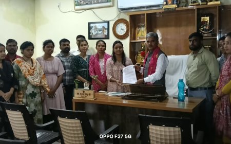 बेमेतरा CHO विवाद ने पकड़ा तूल, खाद्य मंत्री और साजा विधायक से मिले प्रतिनिधिमंडल; CMHO को हटाने की मांग, 18 अगस्त से आंदोलन की चेतावनी