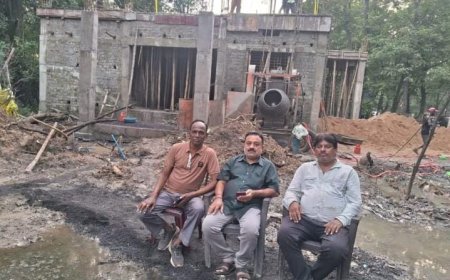 सावन सोमवार के पावन पर्व पर रायगढ़ प्रेस क्लब भवन के भूतल की ढलाई पूर्ण