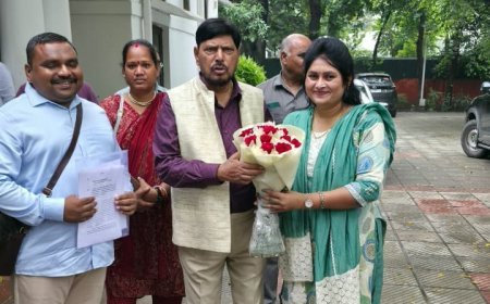 जाति प्रमाण पत्र सरलीकरण की मांग को लेकर सावित्री जगत ने केंद्रीय मंत्री रामदास आठवले को सौंपा ज्ञापन