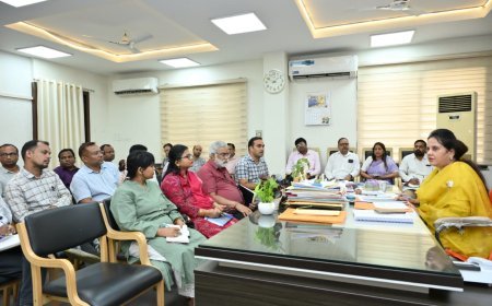 महापौर मीनल चौबे ने जोन कमिश्नरों को दिए सख्त निर्देश, अवैध निर्माण और बिना पार्किंग प्रतिष्ठानों पर होगी कार्रवाई