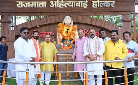 देवी अहिल्या बाई होल्कर की 231वीं पुण्यतिथि पर रायपुर में पुष्पांजलि, विधायक पुरंदर मिश्रा सहित गणमान्यजनों ने किया नमन