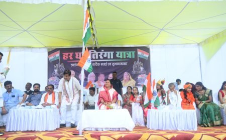सूरजपुर में मंत्री लक्ष्मी राजवाड़े के नेतृत्व में निकलीं भव्य तिरंगा यात्राएं, युवाओं और विद्यार्थियों ने दिखाया देशभक्ति का उत्साह