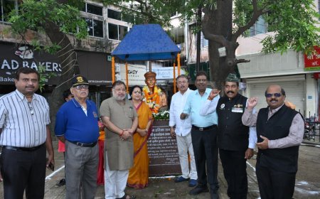 शहीद पंकज विक्रम को शहादत दिवस पर रायपुर दक्षिण विधायक सुनील सोनी ने किया सादर नमन