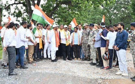 श्यामगिरी में शहीद पूर्व विधायक भीमा मंडावी को उप मुख्यमंत्री विजय शर्मा और वन मंत्री केदार कश्यप ने दी श्रद्धांजलि, बोले- बस्तर की जनता जीती, नक्सलवाद हारा